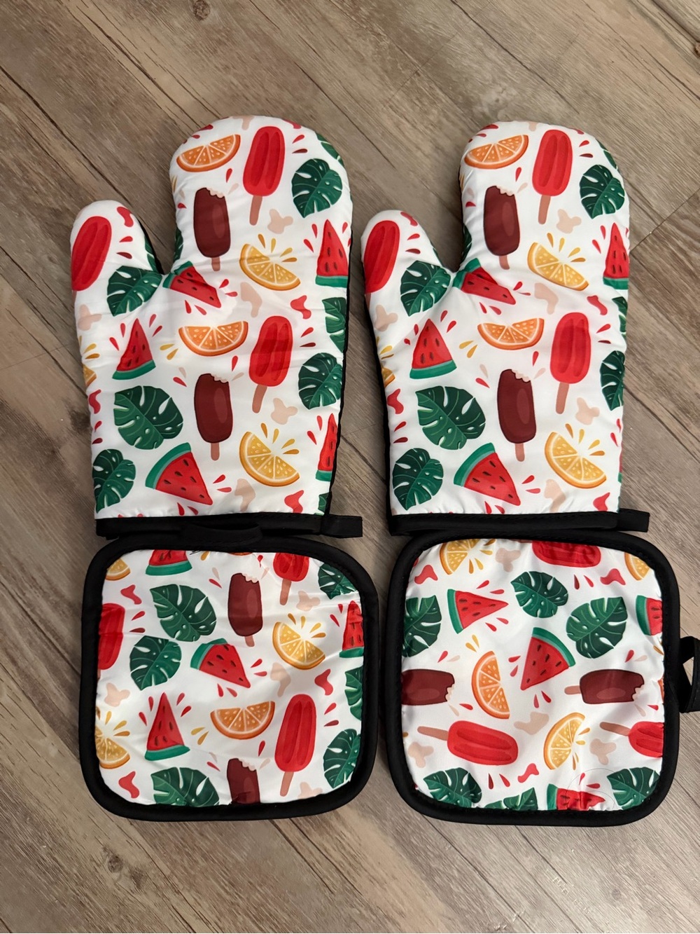 Oven Mitt and Pot Holder Set - White with Red, Green & Yellow Fruit Print